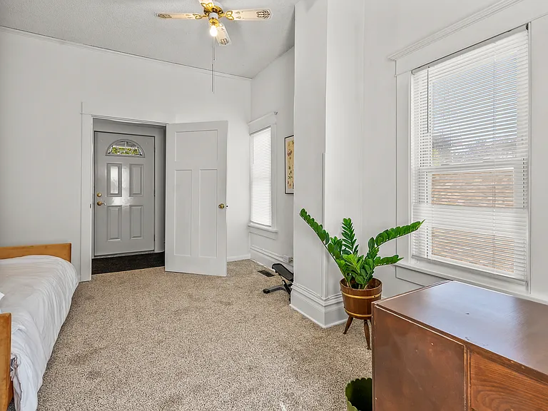 216 E Main St #1/2 — Photo 8