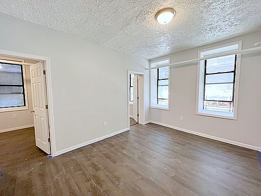 5th image of 229 W 105th St #1B