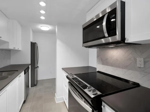 1100 Harwood condos