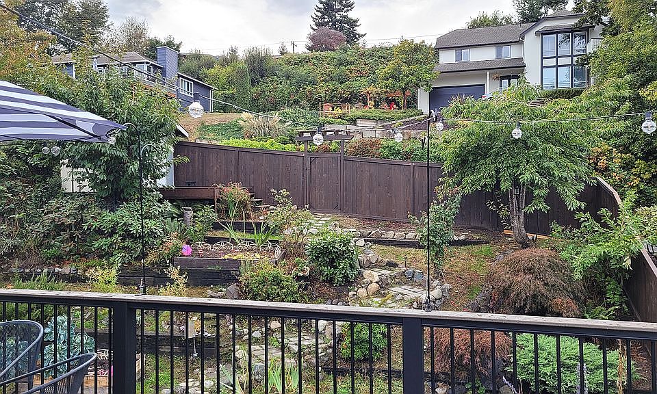2nd image of 8112 6th Ave SW