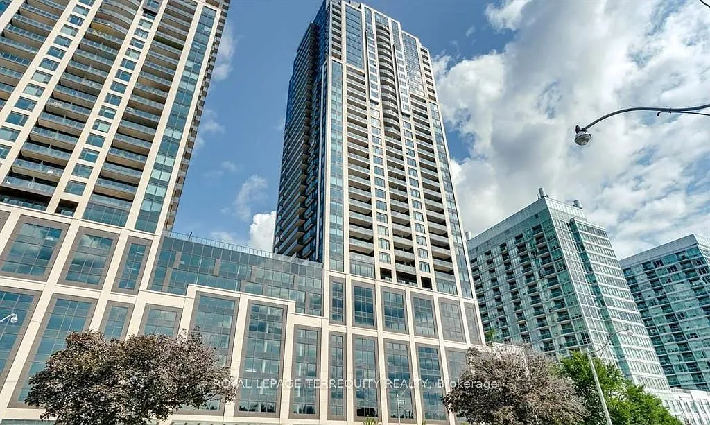 1926 Lake Shore Blvd W — Photo 4