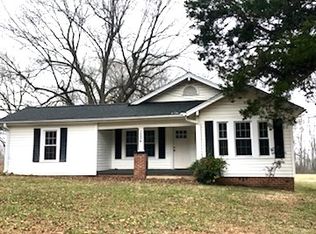 1026 Kennedy Rd, Thomasville, NC 27360