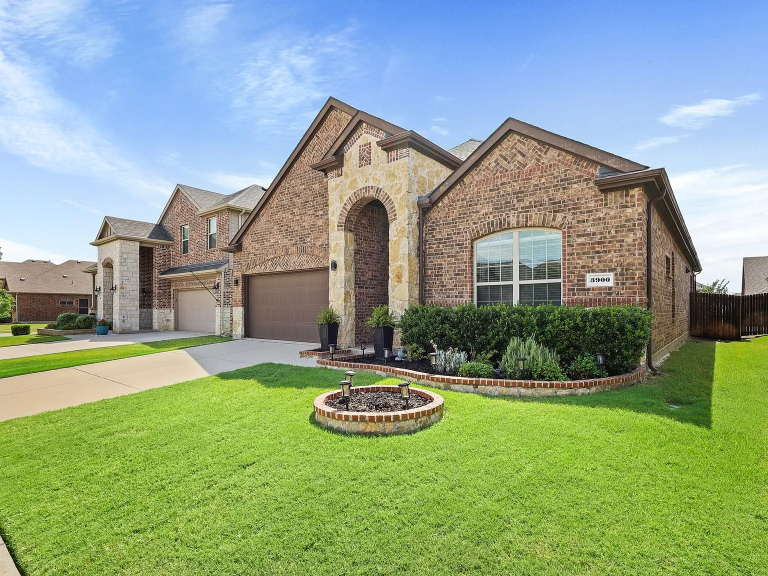 4 bed, 2033 sqft, $2,699 — Photo 3