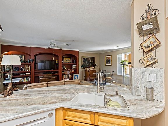 5th image of 5020 Fairways Cir APT J204