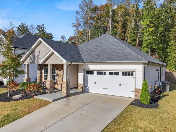 328 Magnolia Dr, Dawsonville, GA 30534
