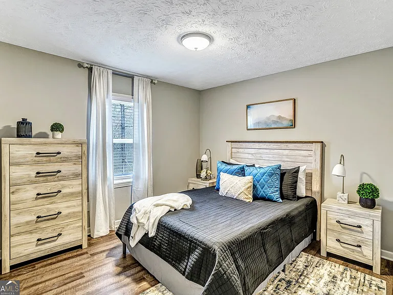 3017 Valley View Dr — Photo 16