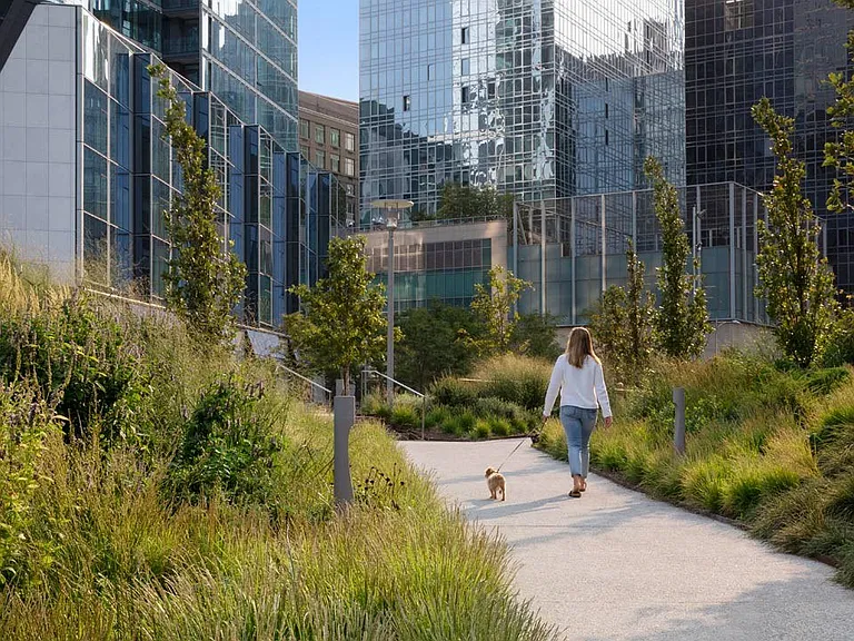 Waterline Square — Photo 10