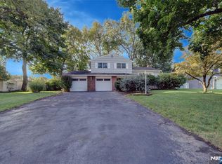 15 Jocelyn Place, Pequannock Township, NJ 07444