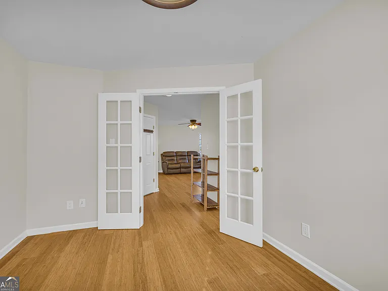 494 Bishop Ct — Photo 11