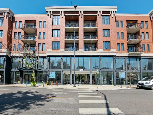 3232 N Halsted St APT D609, Chicago, IL 60657