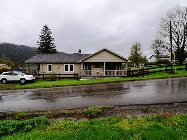 3141 Walnut St, Tidioute, PA 16351