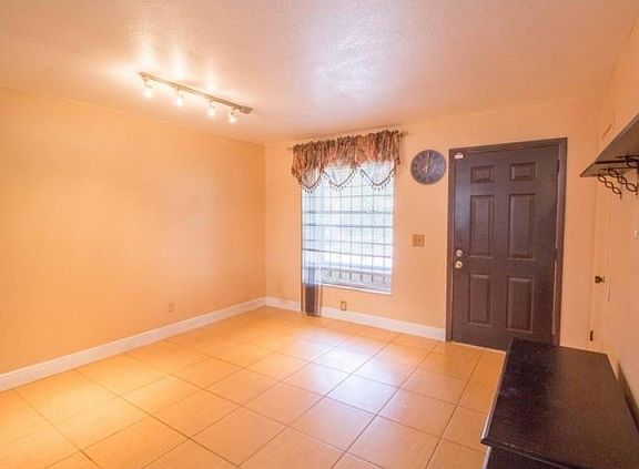 5th image of 1342 Okaloosa Ave