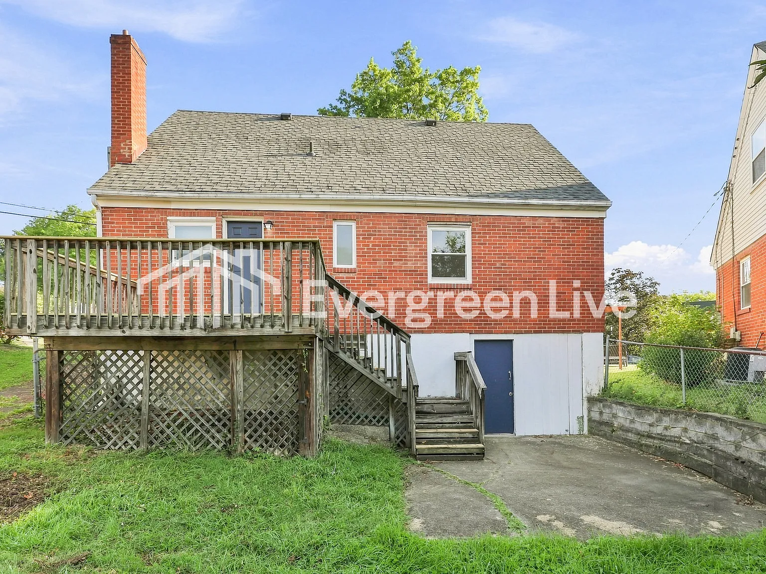 3 bed, 1.0 bath, 1275 sqft, $1,645 — Photo 2