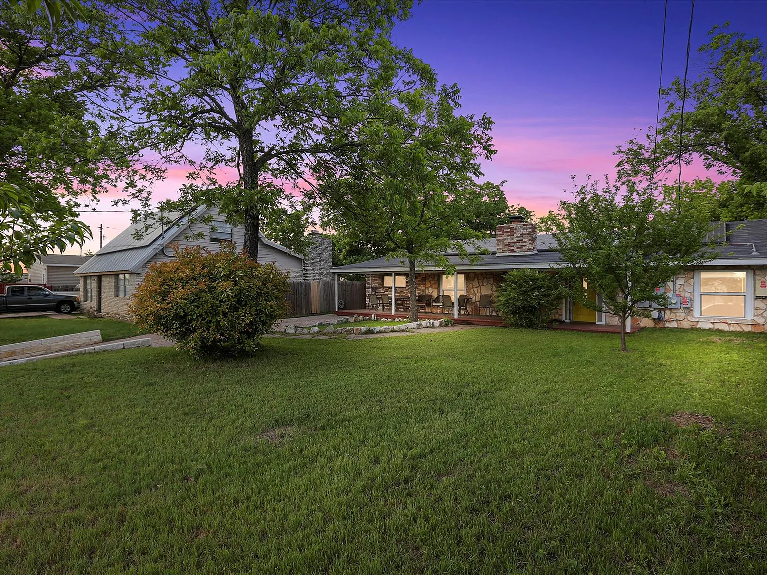 4 bed, 2.0 bath, 2679 sqft, $2,600 — Photo 3