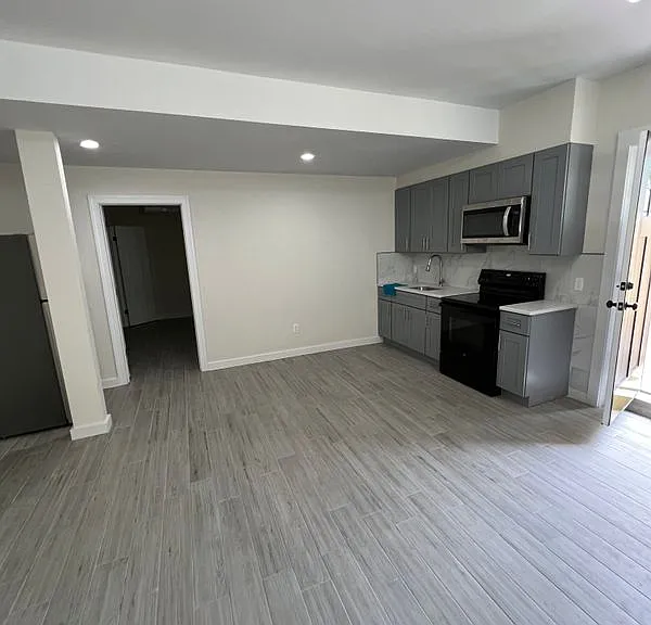 43 Prall Ave #1B — Photo 4