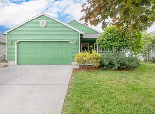 834 SW 12th St, Troutdale, OR 97060