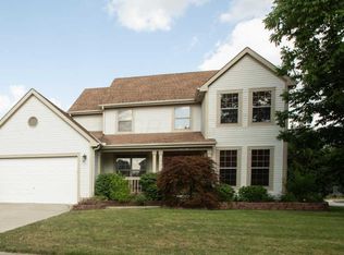 4696 Windrow Dr, Grove City, OH 43123
