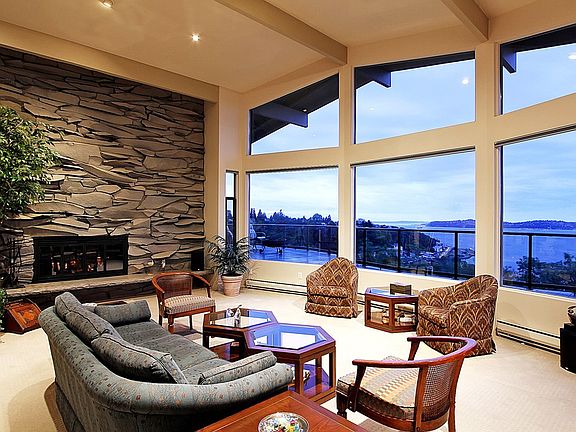 Watch the 24 Hour view including ferry traffic, cruise ships, and container ships from the spacious 