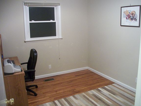 5th image of 1412 N Saint James Blvd