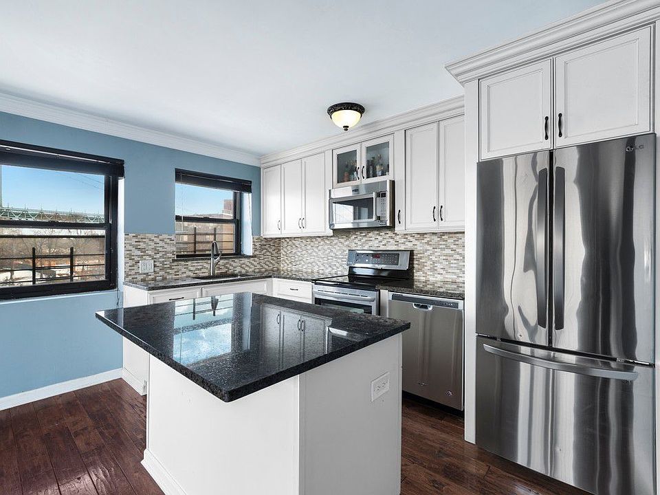 1st image of 25-40 Shore Blvd #4U