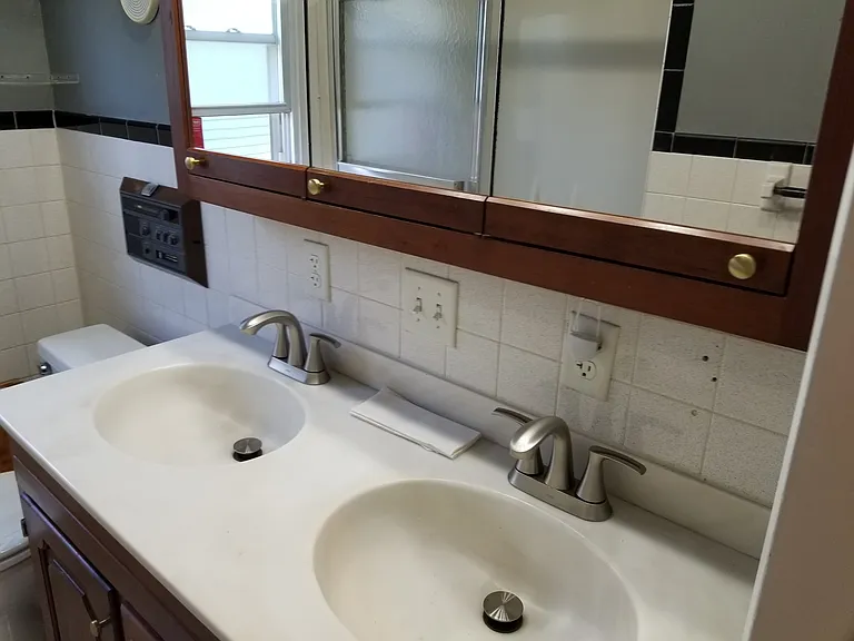 1st floor bathroom