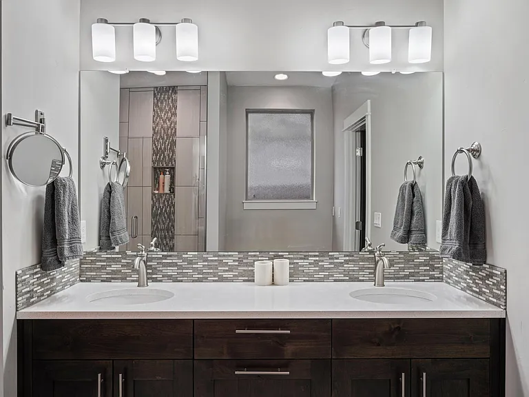2247 NE Indigo Ln — Photo 28
