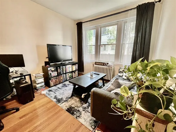 75 Martin St, Cambridge, MA 02138