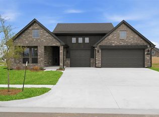 1400 SW 159th St, Moore, OK 73170