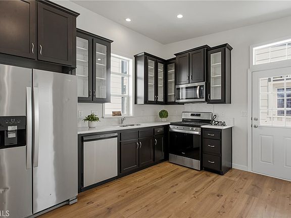5th image of 8250 Lankershim Ivy 15 Blvd #82