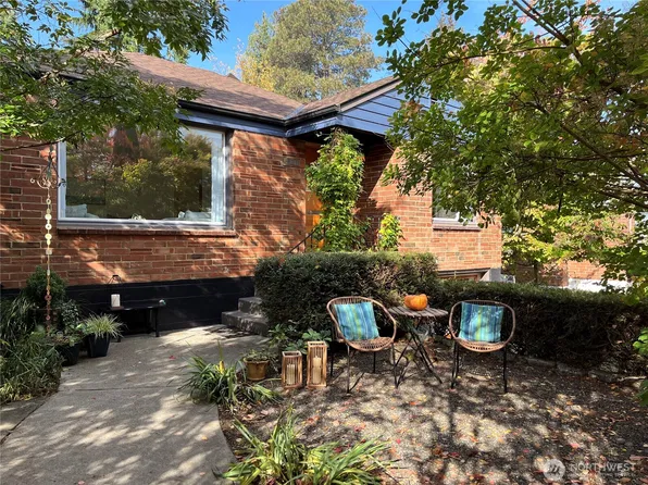 10523 13th Avenue NW, Seattle, WA 98177