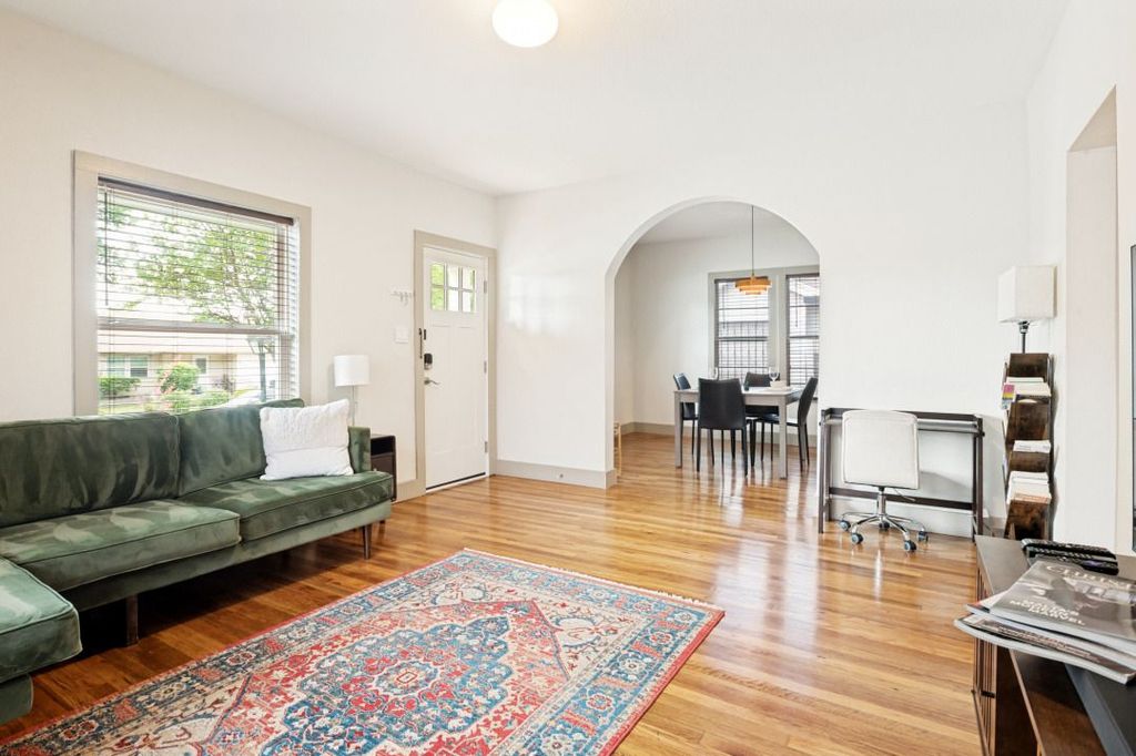 2723 Sharon St - Property Image