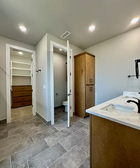 1700 Jensen Ave — Photo 15