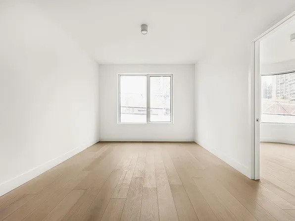 208 Delancey St #4G, New York, NY 10002