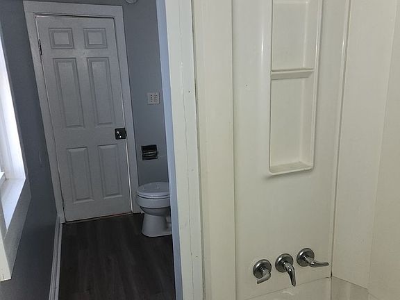 4th image of 168 Downs St #1