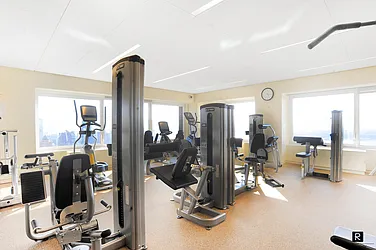 Rented by R New York