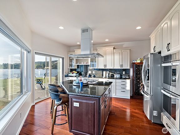 3rd image of 1558 Fairview Street