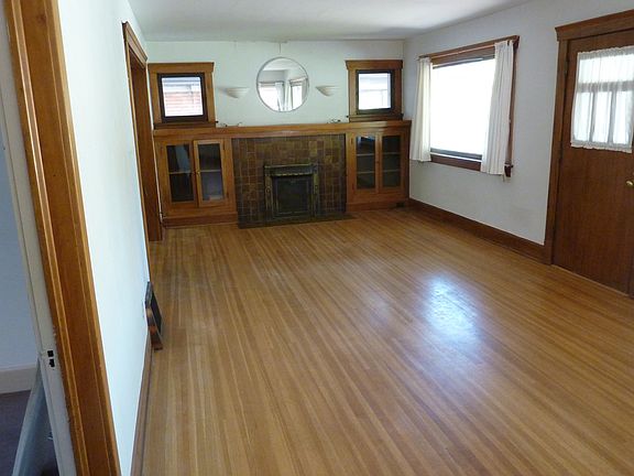 3rd image of 1438 E Harrison Ave