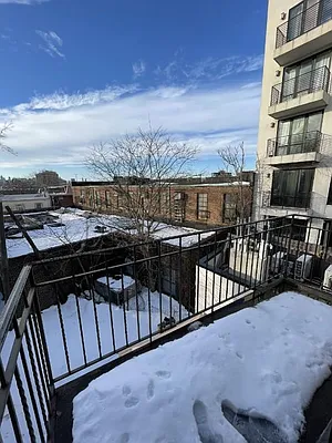 Rented by Bouklis Group | media 13