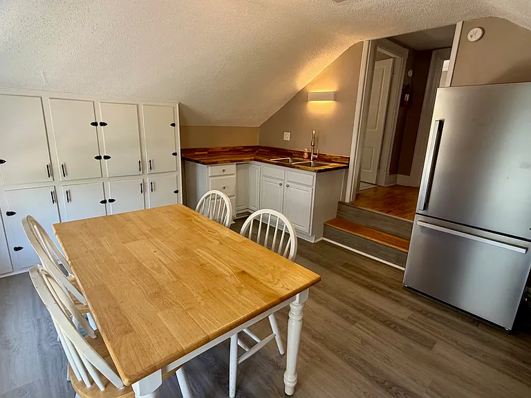 568 Main St #B — Photo 3