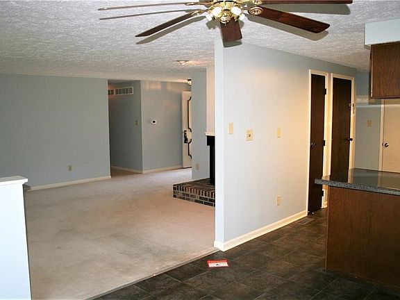 5th image of 7311 Chimney Rock Ct