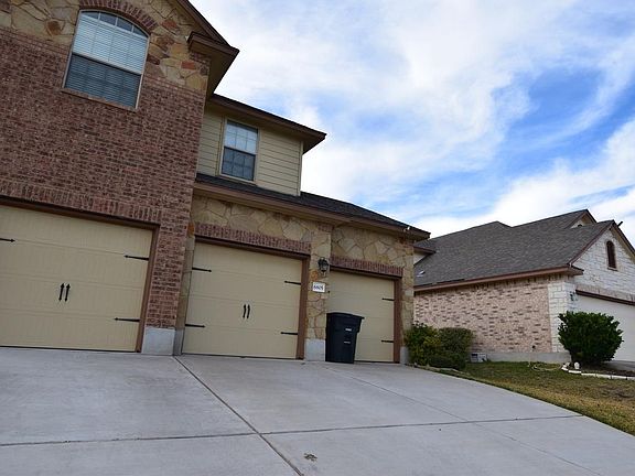 2nd image of 6805 Golden Oak Ln