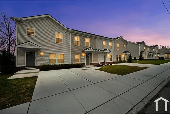 2 bed, $1,100 — Photo 2