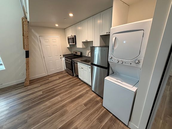 5th image of 2645 Mission St #C