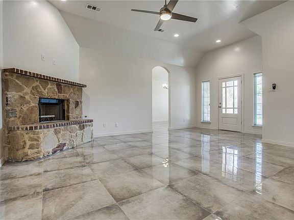 5th image of 4821 Crestpoint Ln