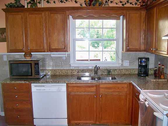 5th image of 172 Valley Crest Dr