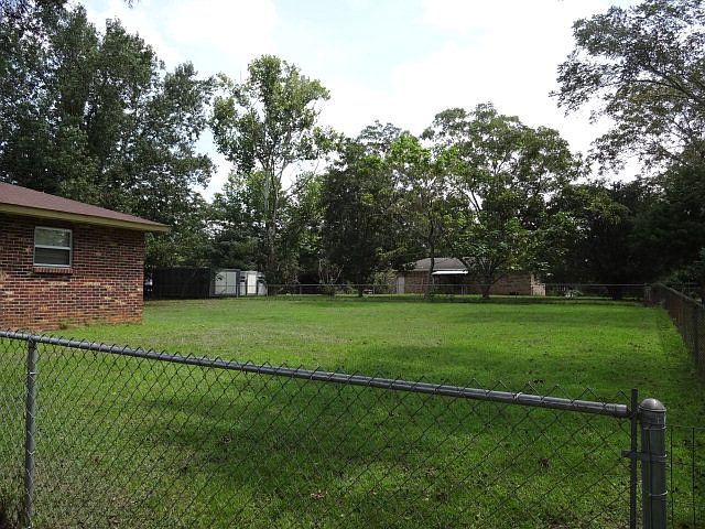 2nd image of 104 Westview Dr