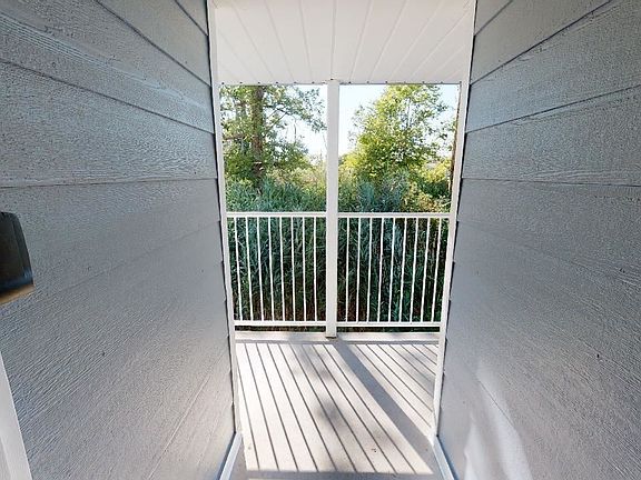 4th image of 400 Swartz Ln #103