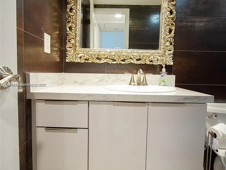 3801 S Ocean Dr #Penthouse 16S — Photo 20