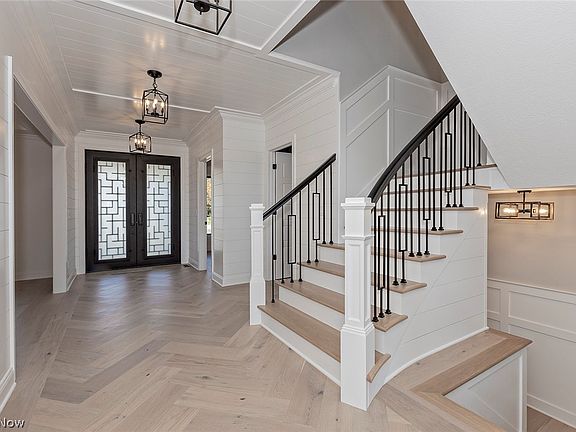 2nd image of 38884 Flanders Dr