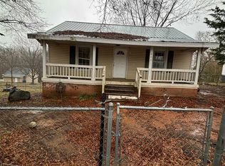 443 Buncombe St, Woodruff, SC 29388
